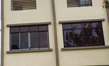 For Rent Fully Furnished Modern 3 Bedroom Residential Triplex Unit in B.F. Homes