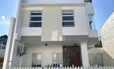SINGLE ATTACHED HOUSE AND LOT WITH BEDROOM AT THE GROUND FLOOR FOR SALE IN ANTIPOLO CITY