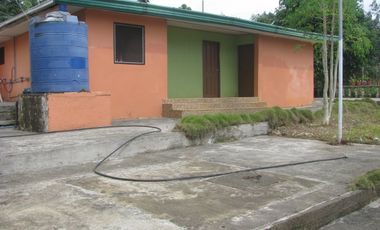 4 bedroom, cement house, main road frontage,1220 m2 land, no flooding.  20% Dep