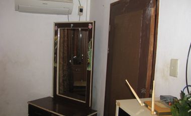 4 bedroom, cement house, main road frontage,1220 m2 land, no flooding.  20% Dep