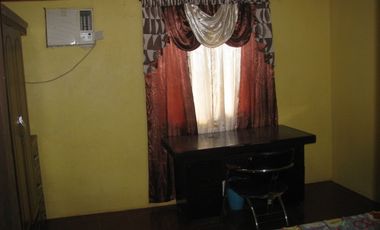 4 bedroom, cement house, main road frontage,1220 m2 land, no flooding.  20% Dep