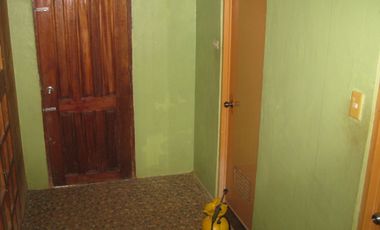 4 bedroom, cement house, main road frontage,1220 m2 land, no flooding.  20% Dep