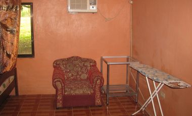 4 bedroom, cement house, main road frontage,1220 m2 land, no flooding.  20% Dep