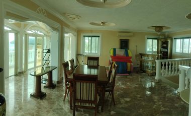 Royal villa in the middle of a botanical dream location with ocean view