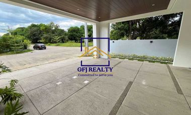 4-Bedroom House with Pool for Rent in Angeles City, Pampanga