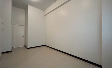 2BR Penthouse Condo with Parking for Sale at The Atherton, Parañaque City