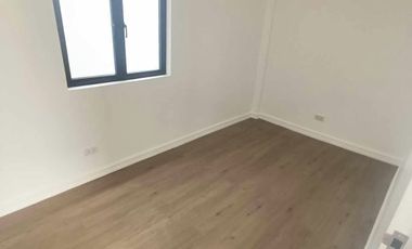 TOWNHOUSES MALAPIT SA SM MASINAG- 