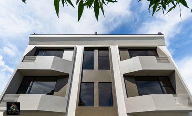 TOWNHOUSES MALAPIT SA SM MASINAG- 