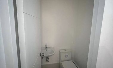 TOWNHOUSES MALAPIT SA SM MASINAG- 