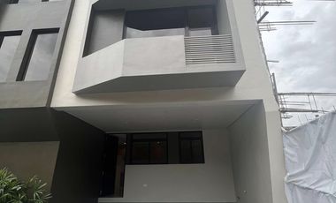 TOWNHOUSES MALAPIT SA SM MASINAG- 