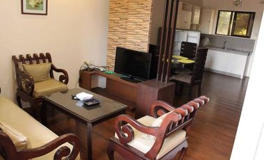 Fully Furnished Townhouse for rent with 2 bedrooms and common pool in Malabanias