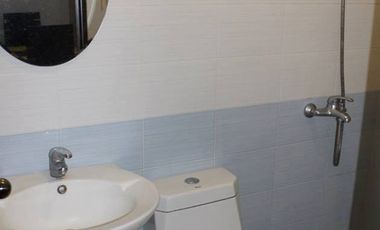 Fully Furnished Townhouse for rent with 2 bedrooms and common pool in Malabanias