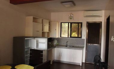 Fully Furnished Townhouse for rent with 2 bedrooms and common pool in Malabanias