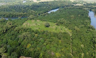 Titled subdivided residential/farm lot