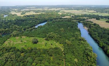 Titled subdivided residential/farm lot