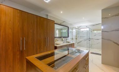 New Modern & Luxurious House and Lot for Sale in Parañaque City