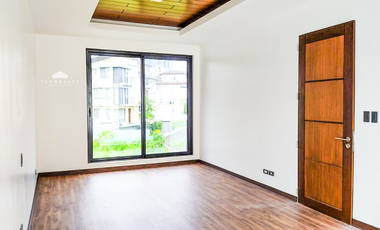 3 Storey House for Rent in Mckinley Hill Village, Taguig City near BGC and C5
