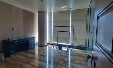One Roxas Triangle I 4 Bedroom Condo Unit For Sale at Urdaneta, Makati City