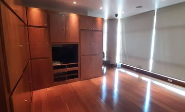 One Roxas Triangle I 4 Bedroom Condo Unit For Sale at Urdaneta, Makati City