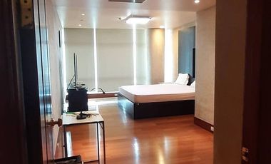 One Roxas Triangle I 4 Bedroom Condo Unit For Sale at Urdaneta, Makati City