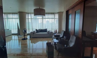One Roxas Triangle I 4 Bedroom Condo Unit For Sale at Urdaneta, Makati City