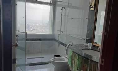 One Roxas Triangle I 4 Bedroom Condo Unit For Sale at Urdaneta, Makati City