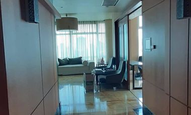 One Roxas Triangle I 4 Bedroom Condo Unit For Sale at Urdaneta, Makati City