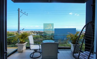 Modern 3BR Haven with Rooftop Serenity in Vista Grande, Talisay City