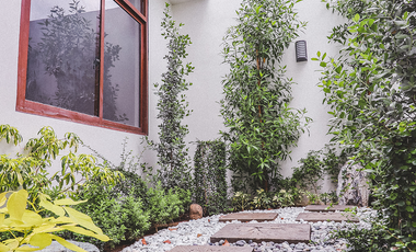 Townhouse For Sale with Yard near Greenhills Mall in San Juan City