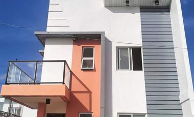 Laguna de bay view Single Attached House for sale in Eastridge Binangonan Rizal