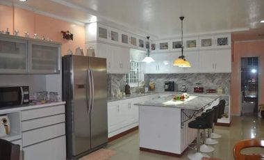 5 bedrooms 4 toilet and bath house and lot in Alawihao Daet camarines norte