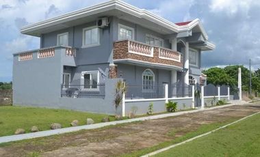 5 bedrooms 4 toilet and bath house and lot in Alawihao Daet camarines norte