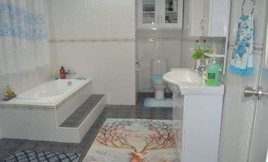 5 bedrooms 4 toilet and bath house and lot in Alawihao Daet camarines norte