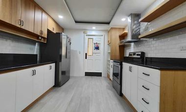 MAKATI - Luxury 2 Floor below Penthouse at Salcedo Village (The Regency)