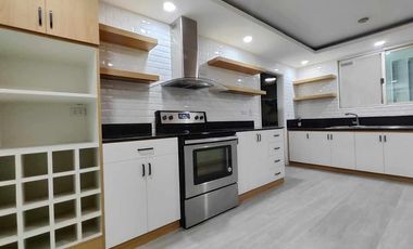 MAKATI - Luxury 2 Floor below Penthouse at Salcedo Village (The Regency)