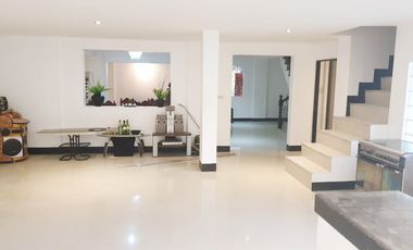 9 bedrooms House and Lot for rent in Antipolo City near Assumption