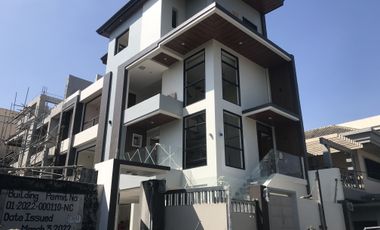 For sale Prominent Manila Lavish sized Home with 3 Car Garage