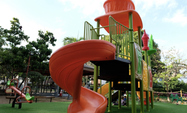 5 Bedroom House and Lot, South Bay Gardens, Paranaque City