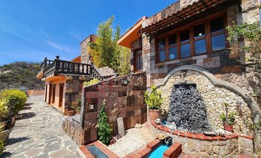 PROPIEDAD PARA AIRBNB, HOSPEDAJE O GIRO TURÍSTICO EN EL CORAZÓN DE BERNAL.