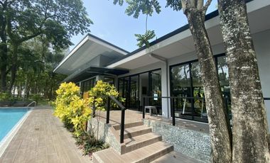 For Rent  House in  Mahogany Parc Clark  Freeport Zone Angeles City!