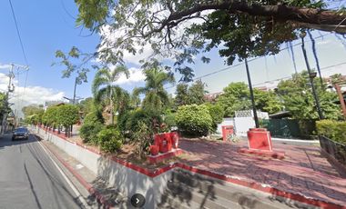 3 Bedroom Townhouse with maids room and 2 car garage for sale in San Juan City