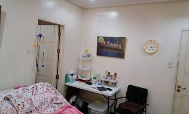 3 Bedroom Townhouse with maids room and 2 car garage for sale in San Juan City