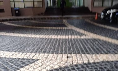 For RENT OR SACRIFICE SALE  48 sqm PRIME COMMERCIAL GROUND LEVEL  Pioneer Highlands, Mandaluyong