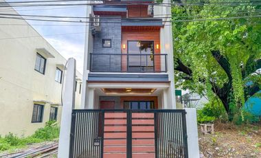 Modern 3 Storey Single House For Sale in Pilar Village Las Pinas City