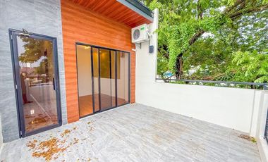 Modern 3 Storey Single House For Sale in Pilar Village Las Pinas City