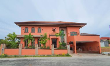 House for rent Portofino South 4 bedroom house with pool Las Piñas for rent