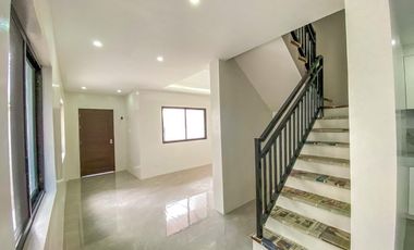 Newly Built 2 Storey Modern Design Single Attached House in Pilar Village Las Pi