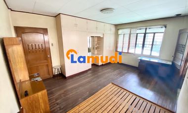 4 Bedroom Townhouse with 3 car garage in Malacanang Compound San Miguel Manila near St Jude