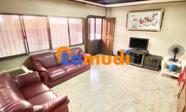 4 Bedroom Townhouse with 3 car garage in Malacanang Compound San Miguel Manila near St Jude