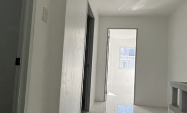 2BR & 2T&B with bathtub fully furnished with parking